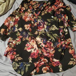 Attention Floral Top
